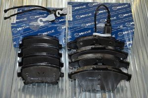 Brzdové destičky přední + zadní se snímačem opotřebení Meyle VW T5