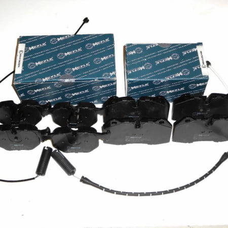 Brzdové destičky přední + zadní se snímačem opotřebení Meyle BMW 7er E38