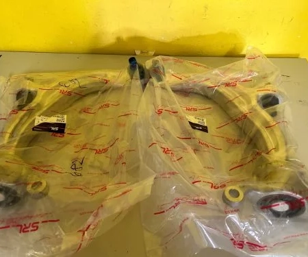 2x rameno přední spodní kompletní Chrysler Pacifica od r.v. 2016