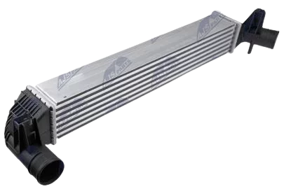 Intercooler, chladič plnicího vzduchu AUDI A1 1.4 TFSI, 1.8 TFSI, 2.0 TDI 11-18, IBIZA IV 1.4 TSI, 1.4 TSI CUPRA, 1.8 TSI CUPRA, 2.0 TDI 09-, FABIA II 1.4 TSI RS 10-14, POLO 1.4 GTI